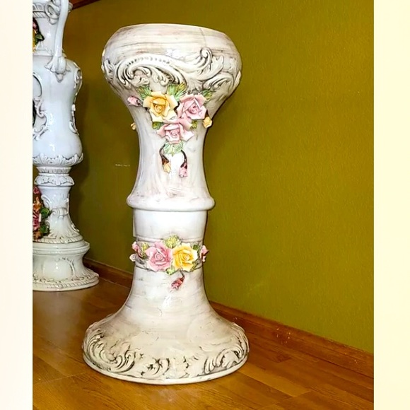 Gorgeous!!! Large 34"H x 18”W  Vintage Capodimonte Italy *Pedestal *Plant Stand - Picture 1 of 8